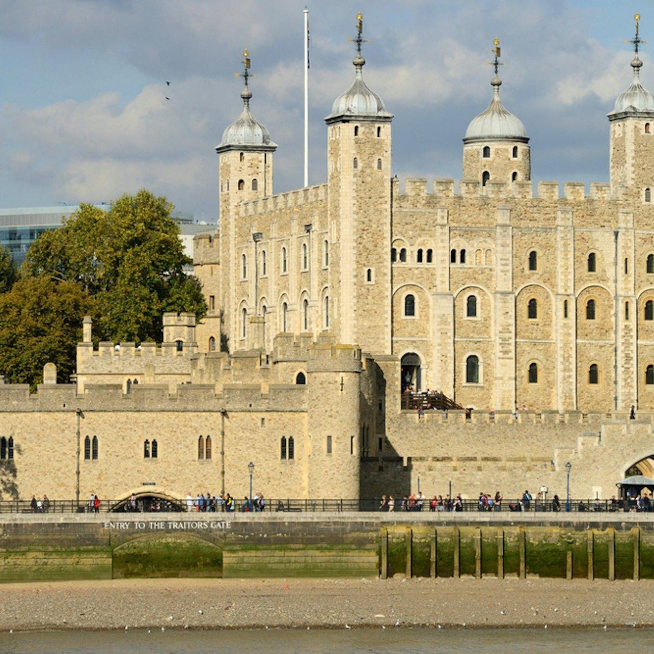 Tower of London: Early Guided Tour + Crown Jewels & Opening Ceremony - Photo 1 of 9